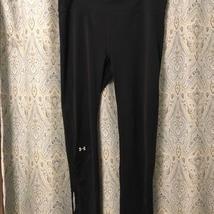 Black athletic leggings